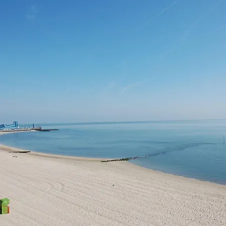 Gaestehaus-gorch-fock-wohnung-5-mit-direktem-meerblick *