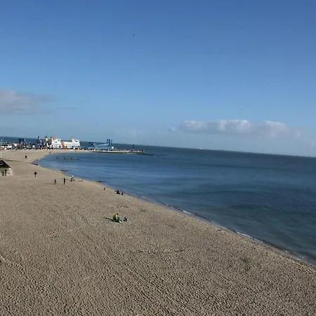 Gaestehaus-gorch-fock-wohnung-5-mit-direktem-meerblick