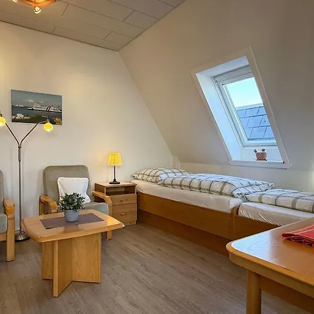 아파트 Gaestehaus-gorch-fock-wohnung-5-mit-direktem-meerblick