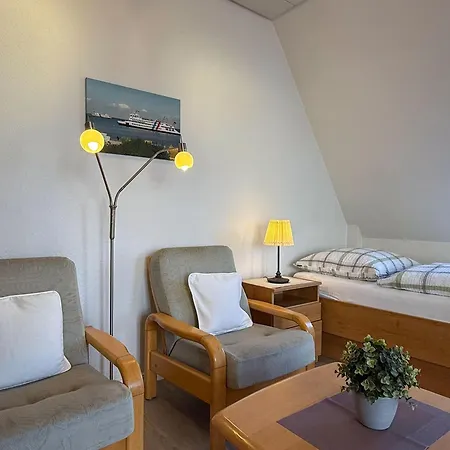 Gaestehaus-gorch-fock-wohnung-5-mit-direktem-meerblick 비크아프포르