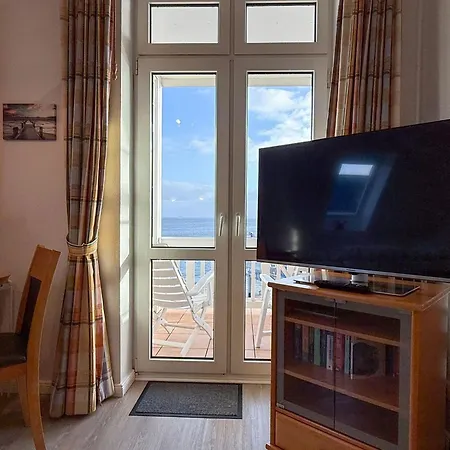 Gaestehaus-gorch-fock-wohnung-5-mit-direktem-meerblick 비크아프포르